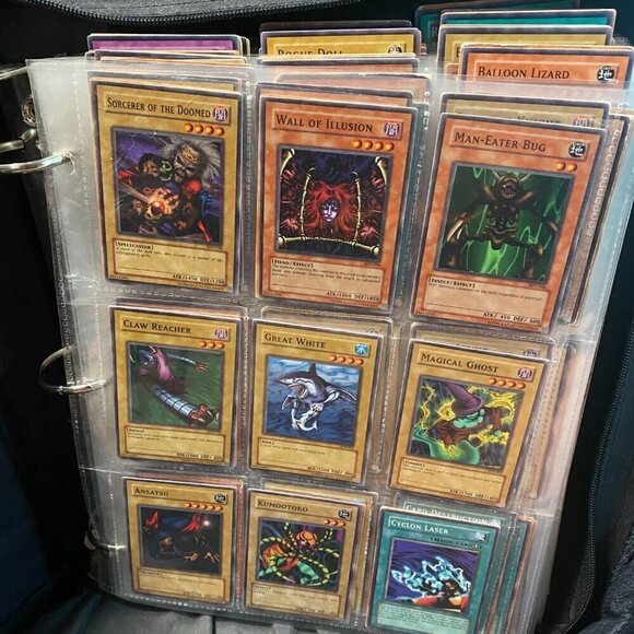 Lot of Vintage 1996 YuGiOh Trading Cards YUGIOH Binder 300+ Cards - Picture 16 of 16